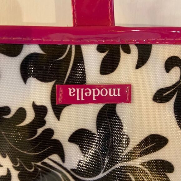 Modella handing travel bag black pink 11x7” - Picture 2 of 3